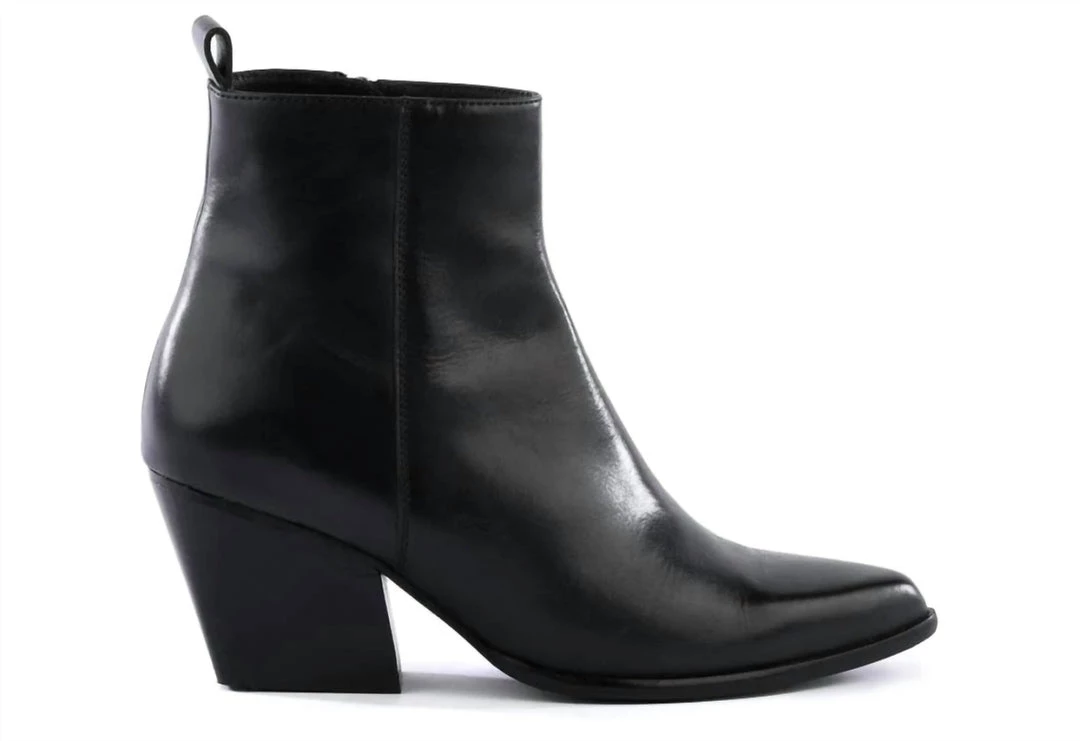 Seychelles Aboard Ankle Booties in Black Leather - women 4 Seychelles Aboard Ankle Booties in Black Leather - women - Image 4